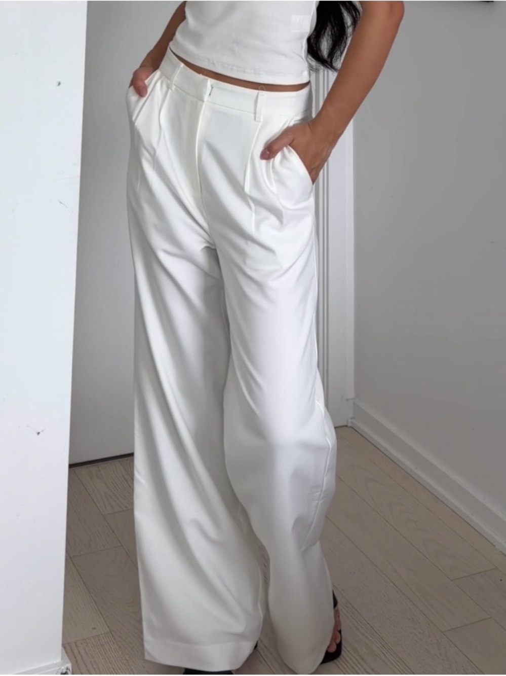 *BNWT* Commense White Wide Leg Pant